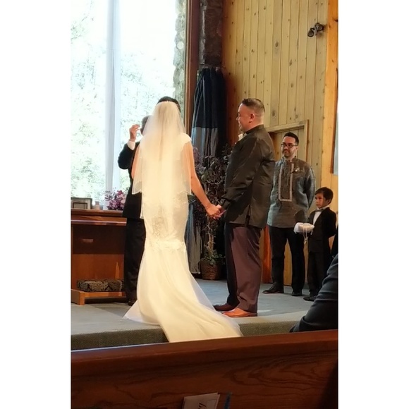 Ivory Veil - Picture 3 of 8